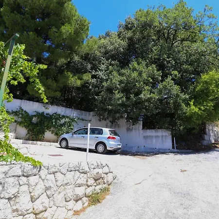 Vacation House Robinson Marusici (Split-Dalmatia)